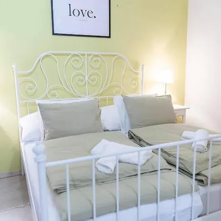 Апартаменты Sweet Relax House *